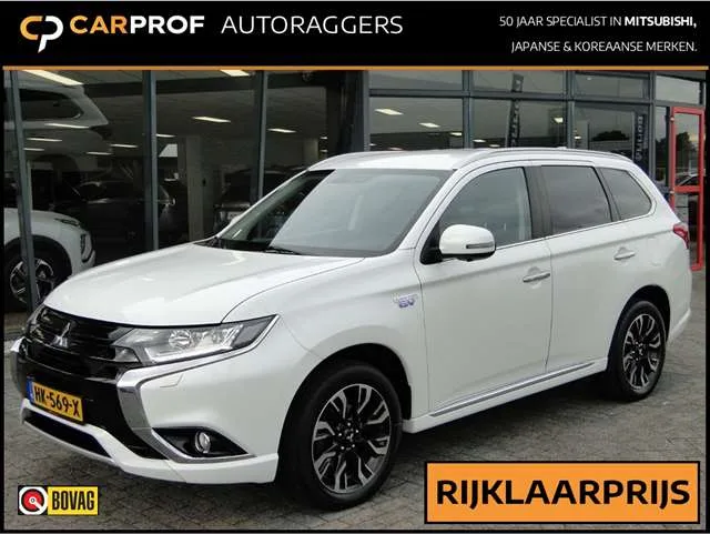 Mitsubishi Outlander (2015) — foto 1