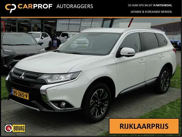 Mitsubishi Outlander (2015) — foto 1