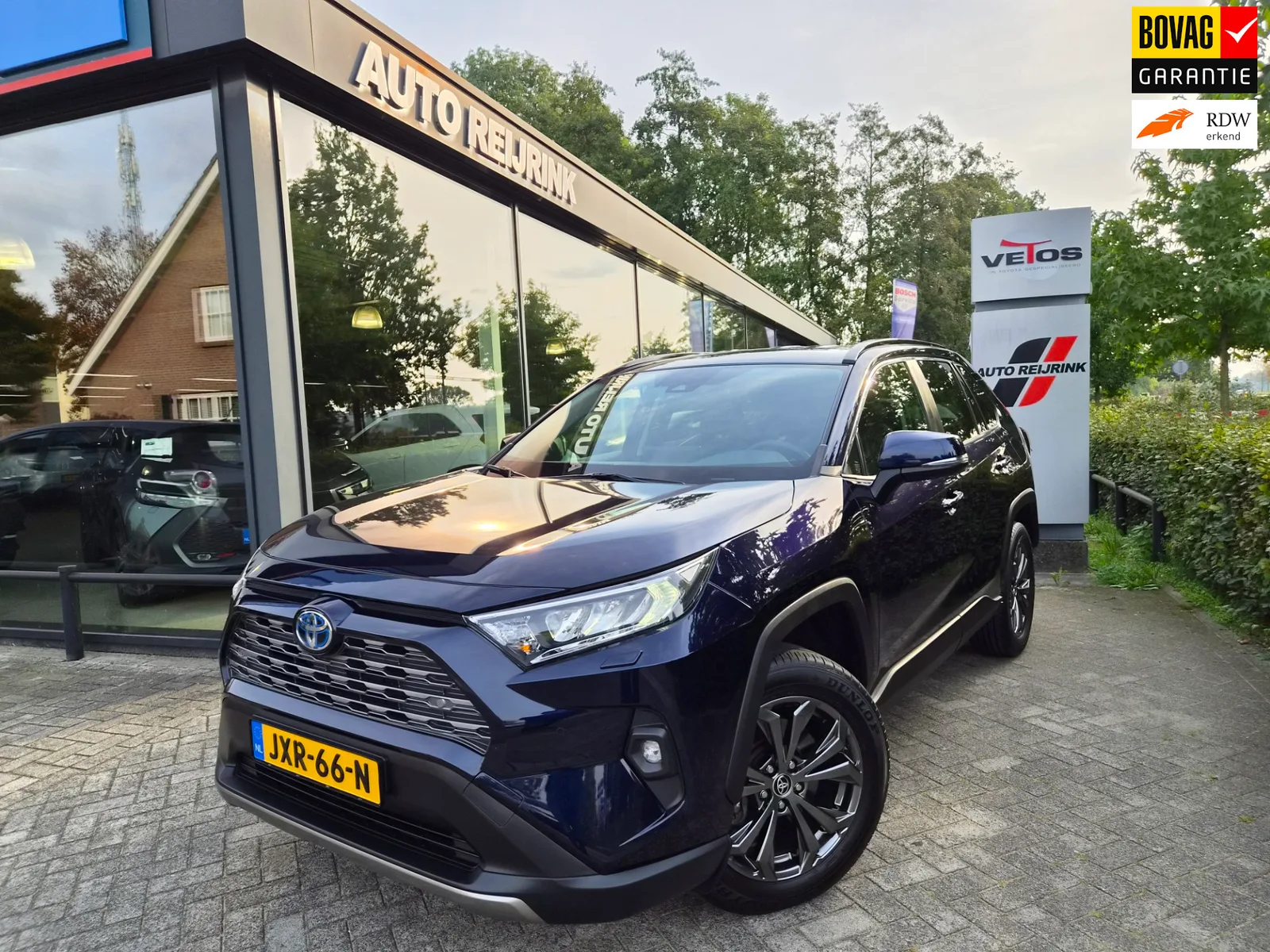 Toyota RAV4 (2022) — foto 1