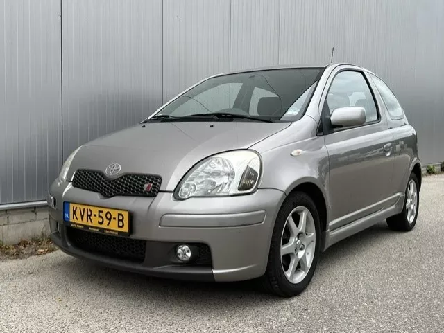 Toyota Yaris (2005) — foto 1
