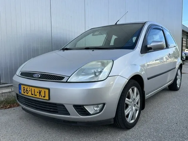 Ford Fiesta (2003) — foto 1