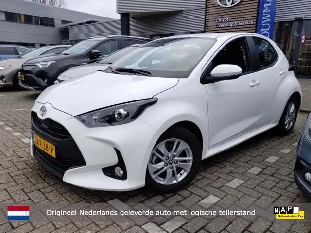 Toyota Yaris (2025) — foto 1