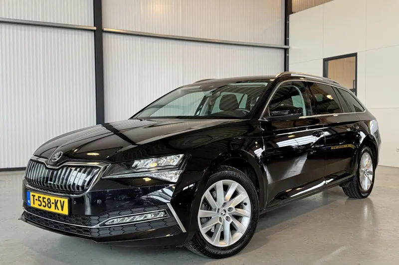 Škoda Superb (2023)