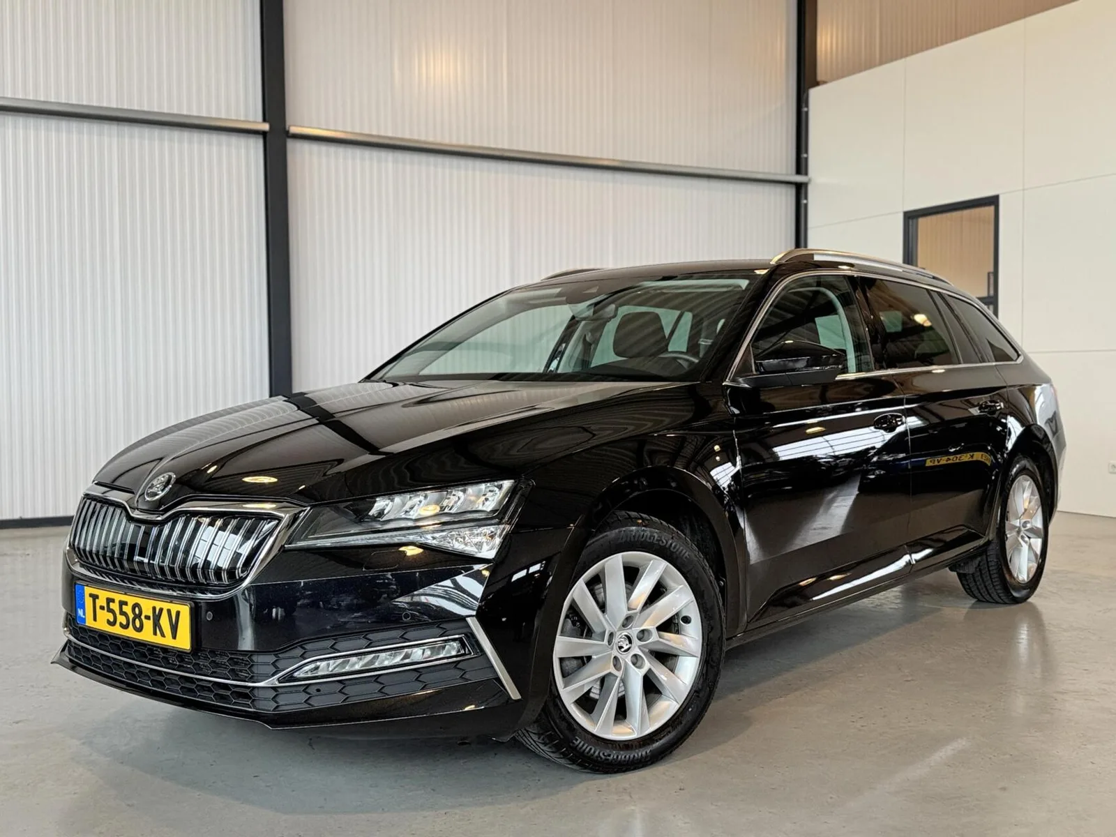 Škoda Superb (2023) — foto 1