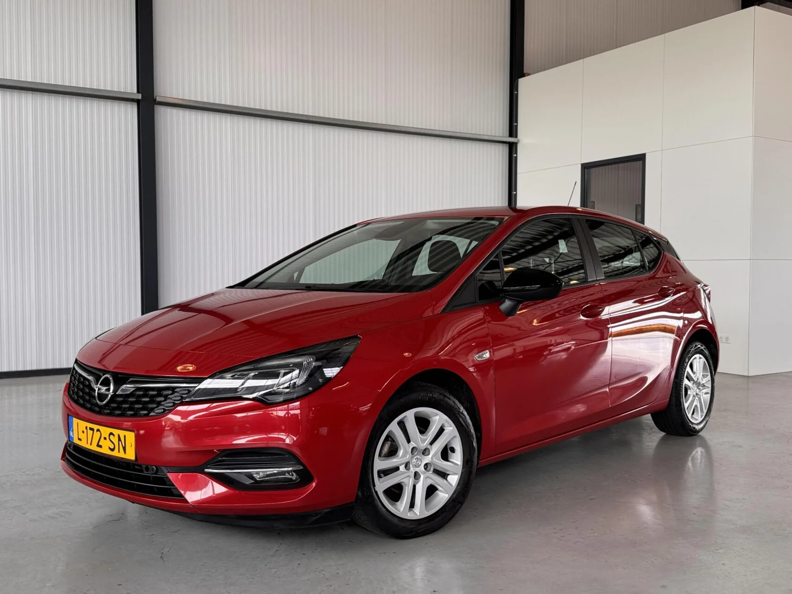 Opel Astra (2021) — foto 1