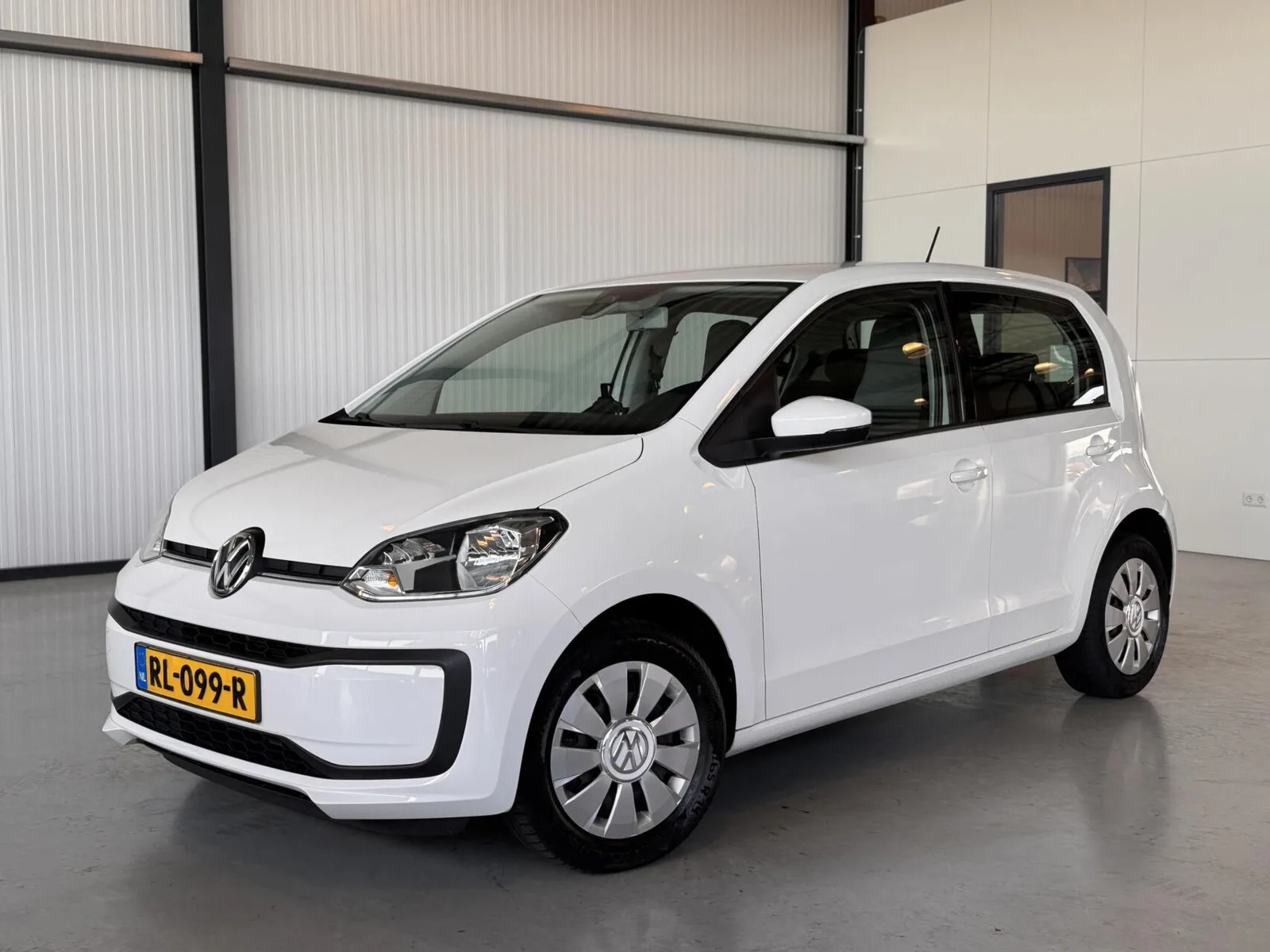 Volkswagen Up! (2018) — foto 1