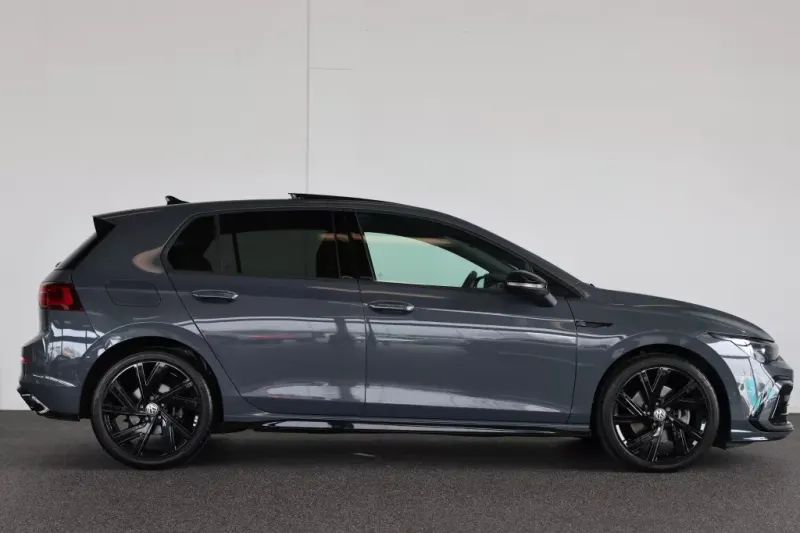 Volkswagen Golf (2024)