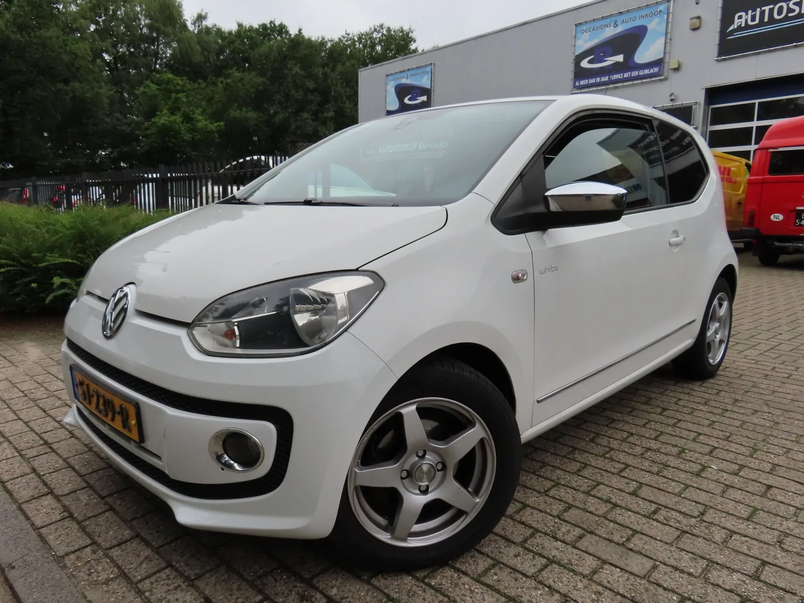 Volkswagen Up! (2012) — foto 1