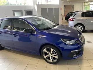 Peugeot 308 (2017) — foto 1