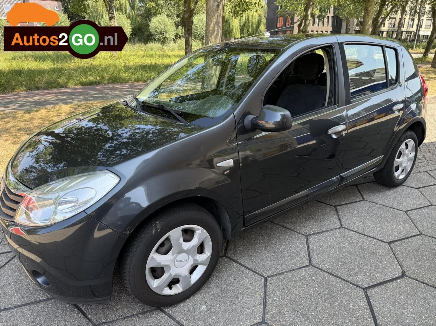 Dacia Sandero (2008) — foto 1