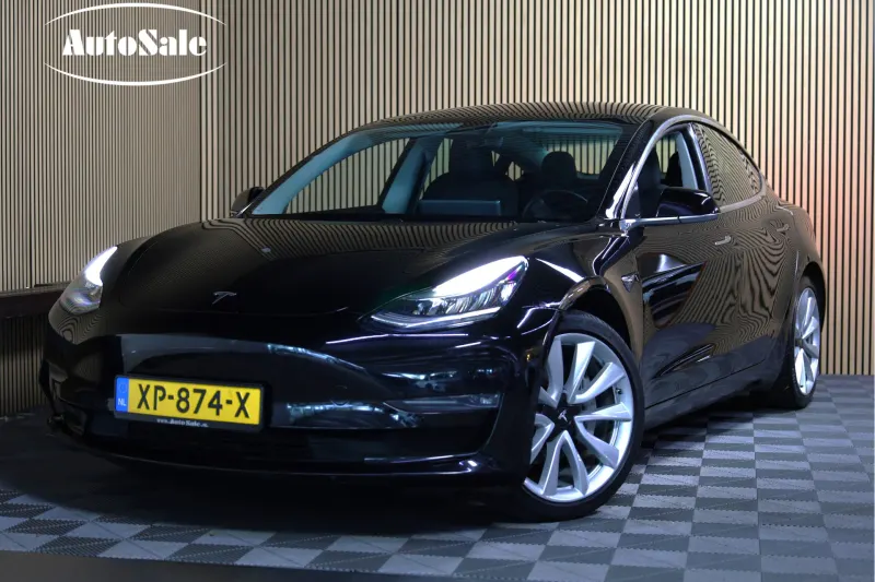 Tesla Model 3 (2019)