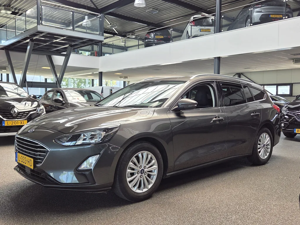 Ford Focus (2021) — foto 1