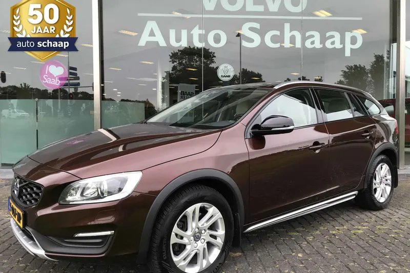 Volvo V60 Cross Country (2016)
