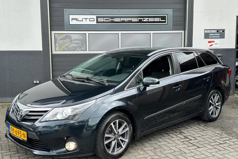 Toyota Avensis (2012)