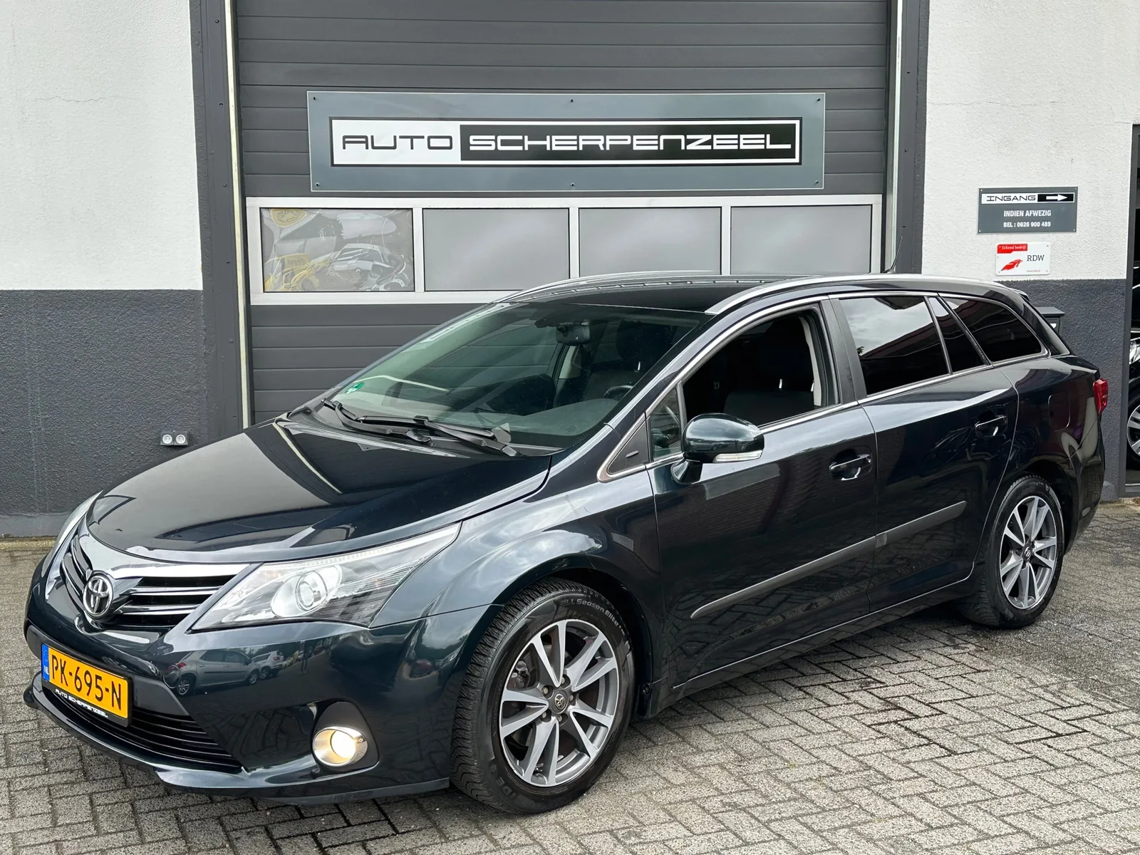 Toyota Avensis (2012) — foto 1