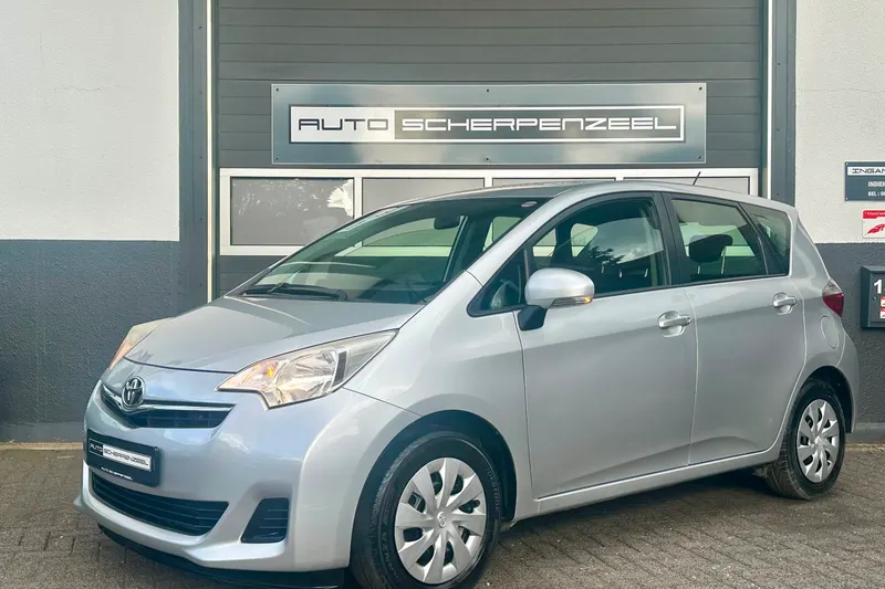 Toyota Verso (2012)