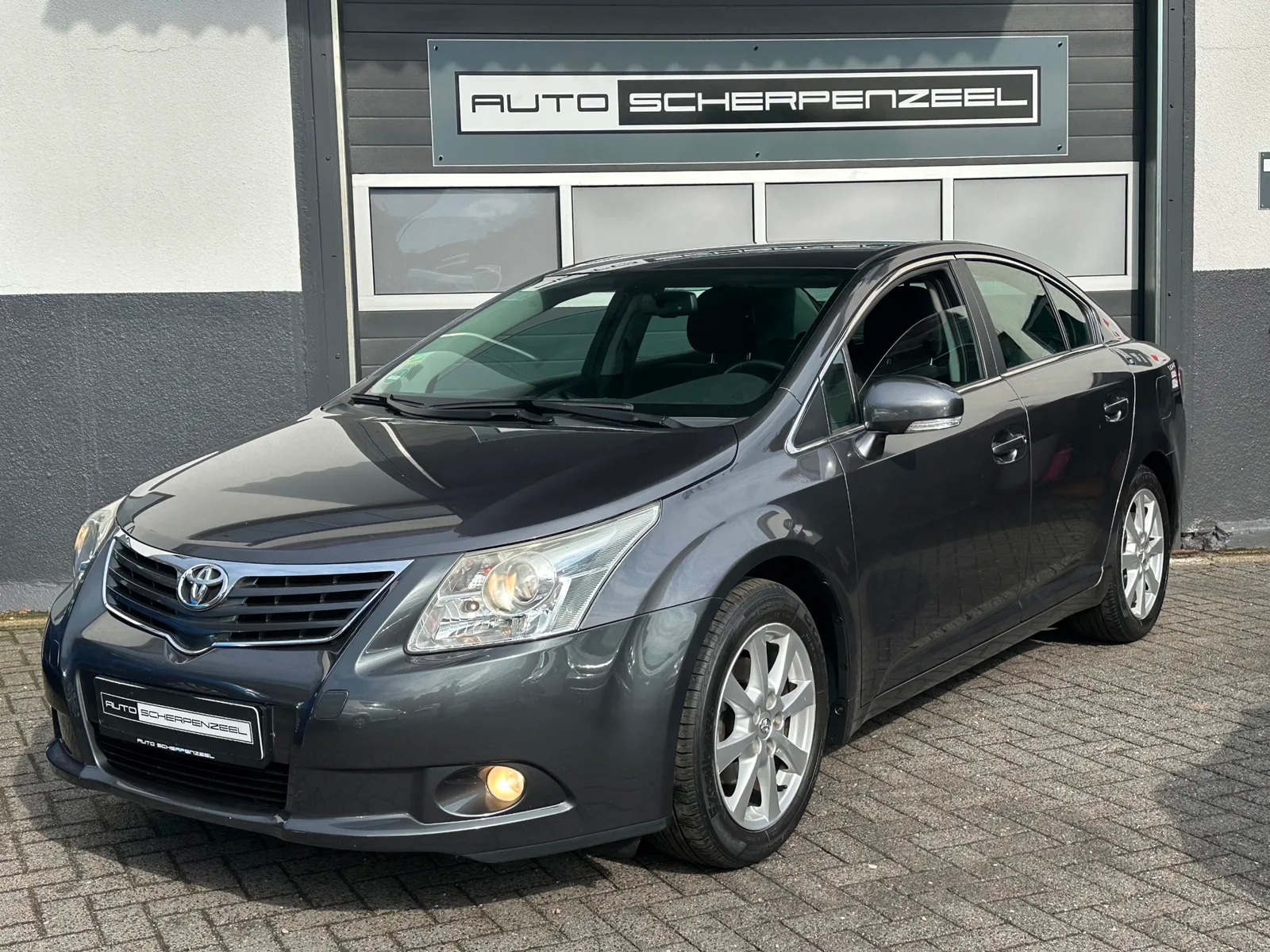Toyota Avensis (2009) — foto 1