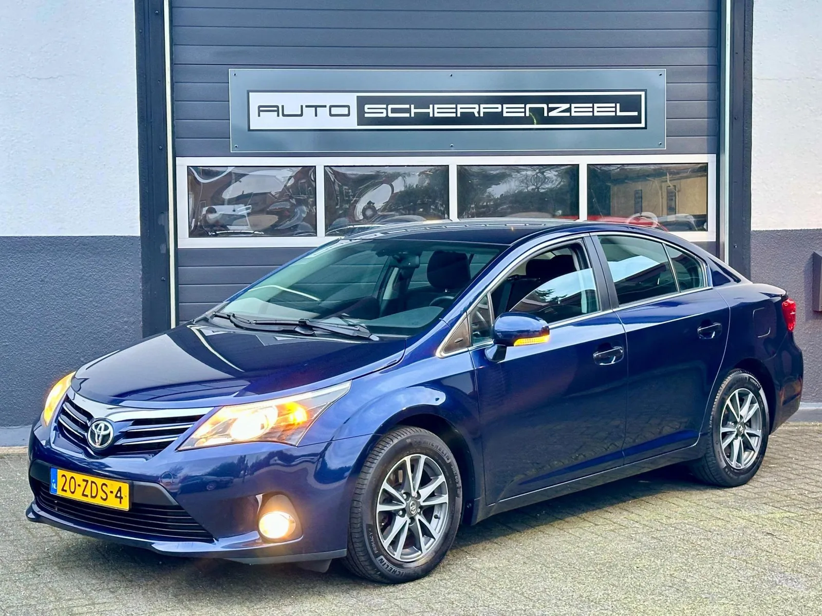 Toyota Avensis (2012) — foto 1
