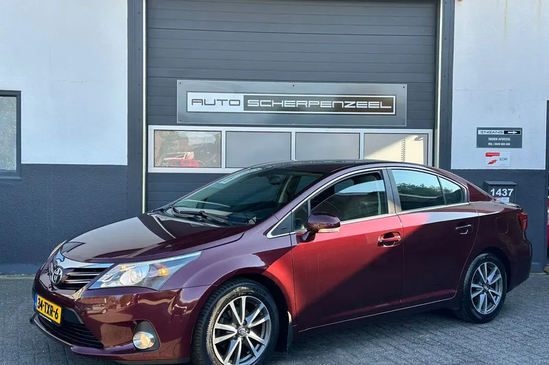 Toyota Avensis (2012)