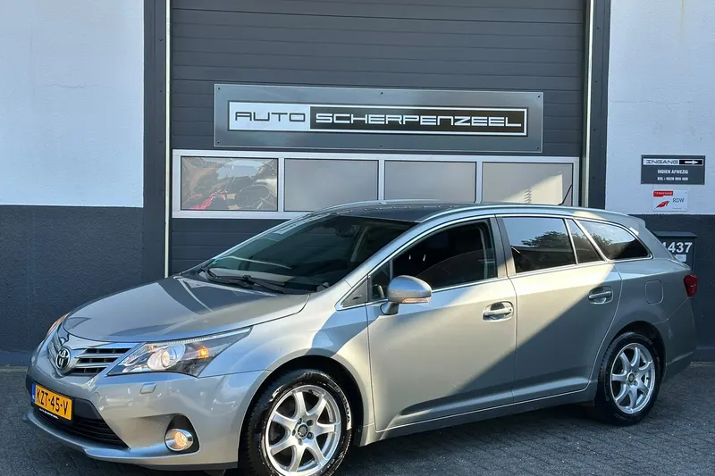 Toyota Avensis (2013)