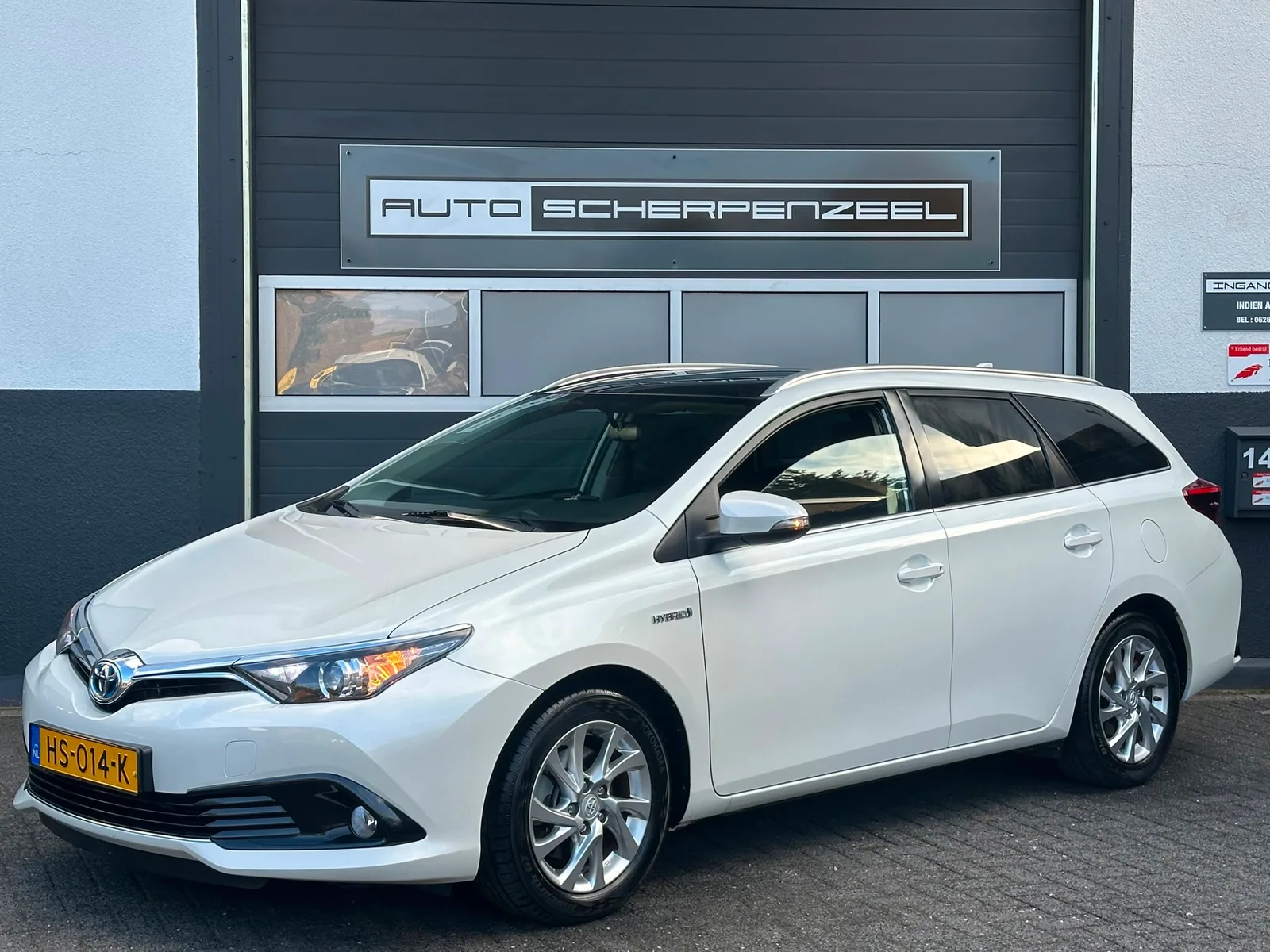 Toyota Auris (2015) — foto 1