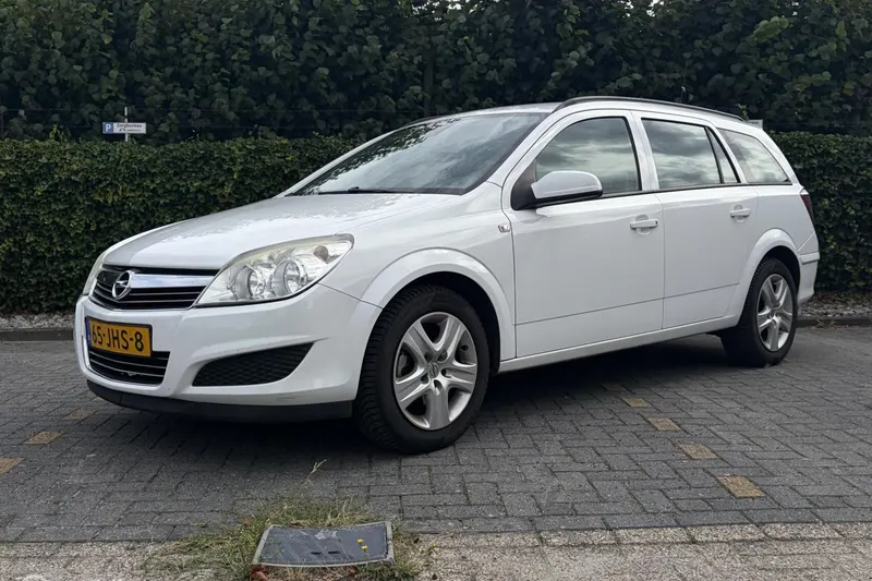 Opel Astra (2009)