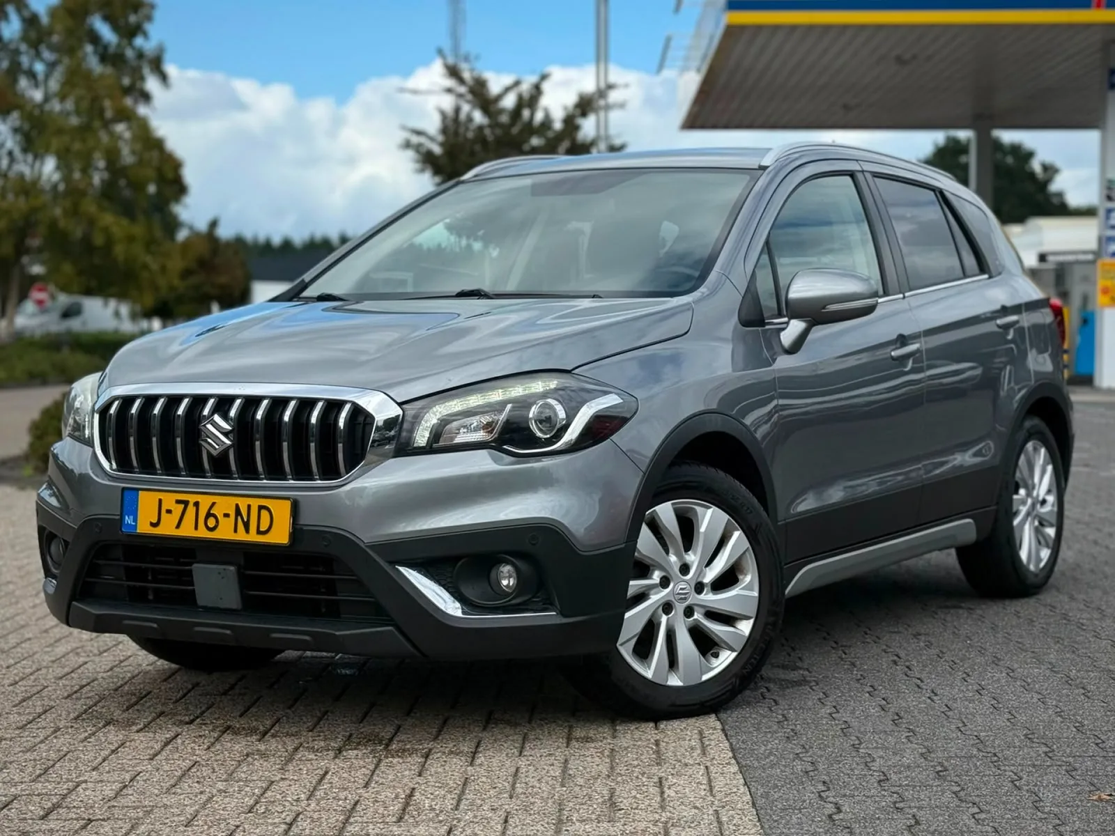 Suzuki S-CROSS (2017) — foto 1