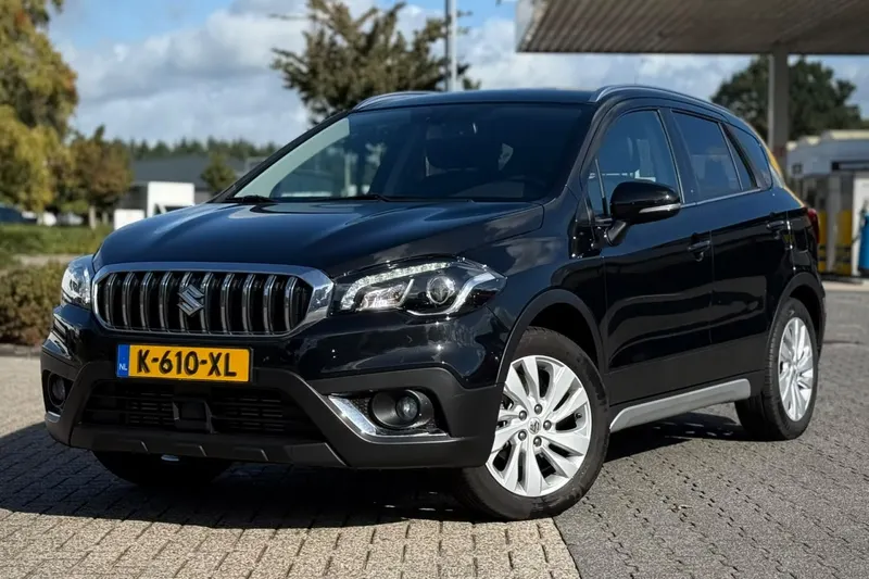 Suzuki S-CROSS (2020)