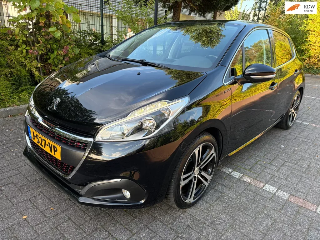 Peugeot 208 (2016) — foto 1