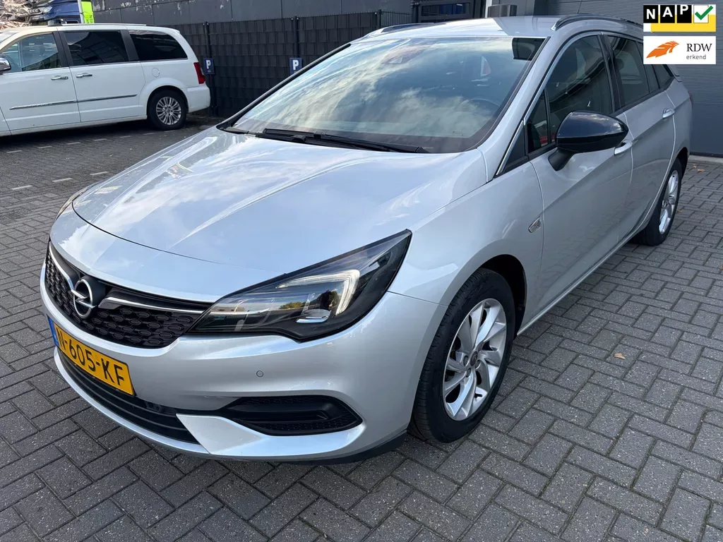 Opel Astra (2021) — foto 1