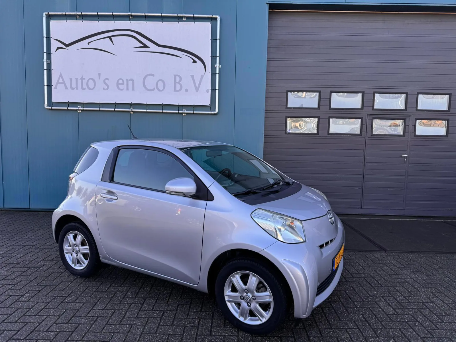 Toyota iQ (2010) — foto 1