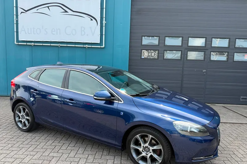 Volvo V40 (2015)