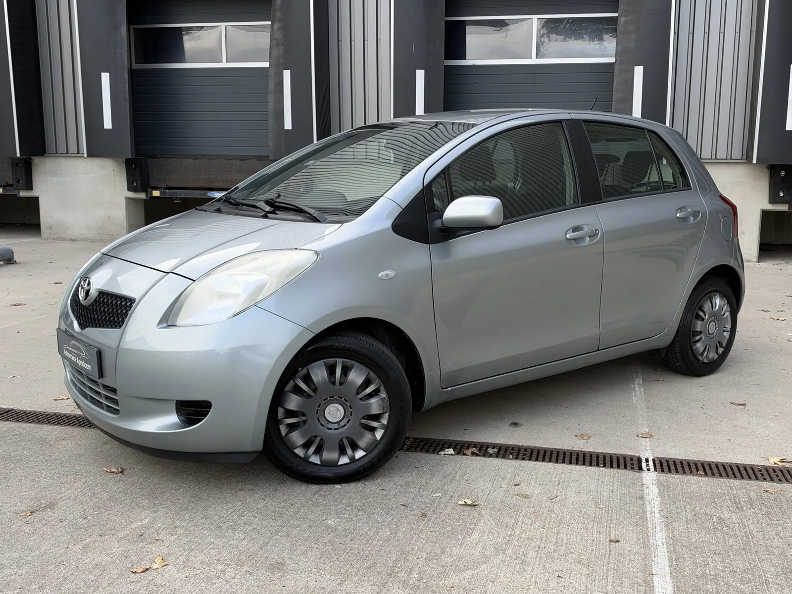 Toyota Yaris (2006) — foto 1