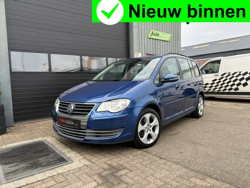 Volkswagen Touran (2009) — foto 1