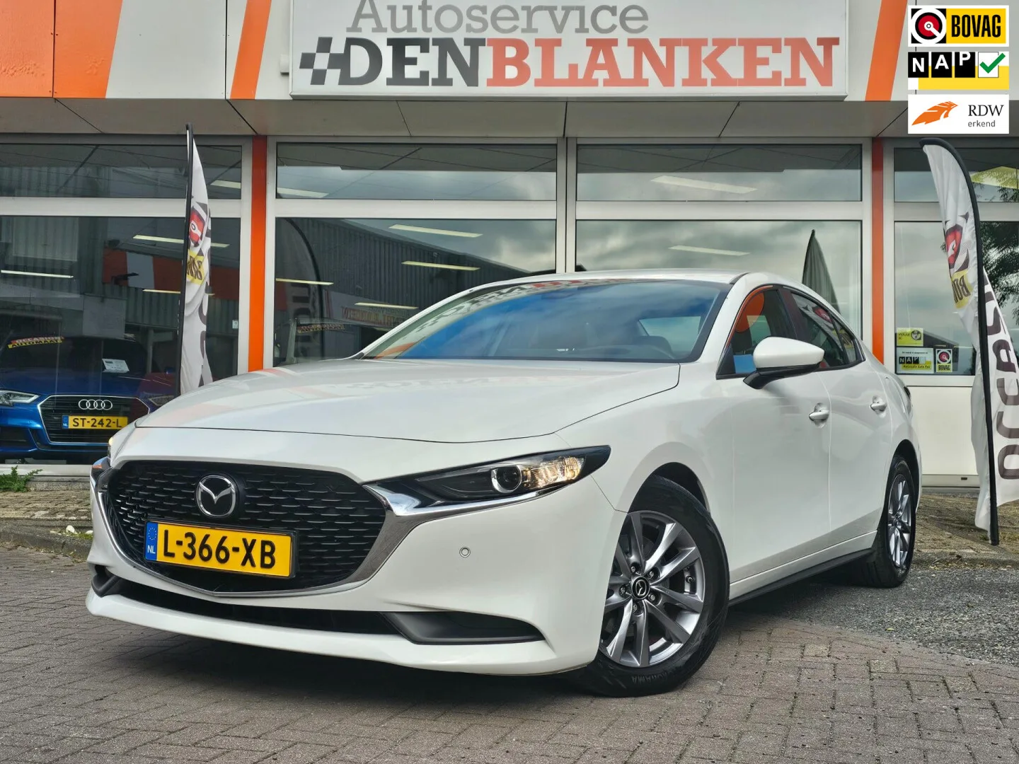 Mazda 3 (2021) — foto 1