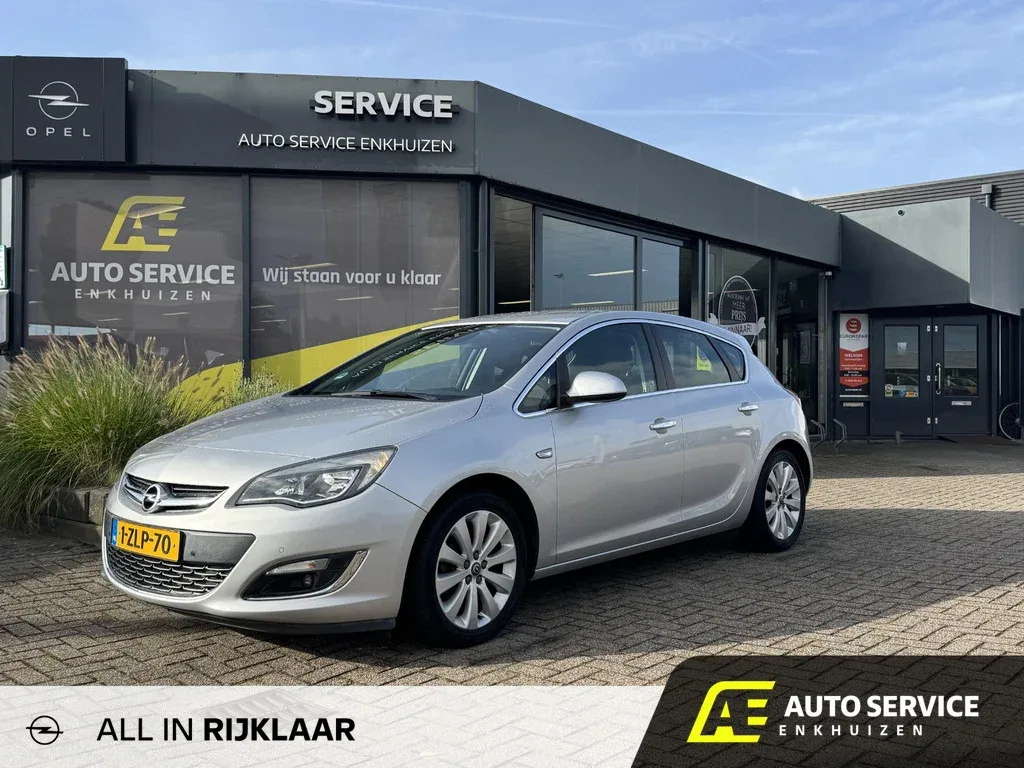 Opel Astra (2013) — foto 1
