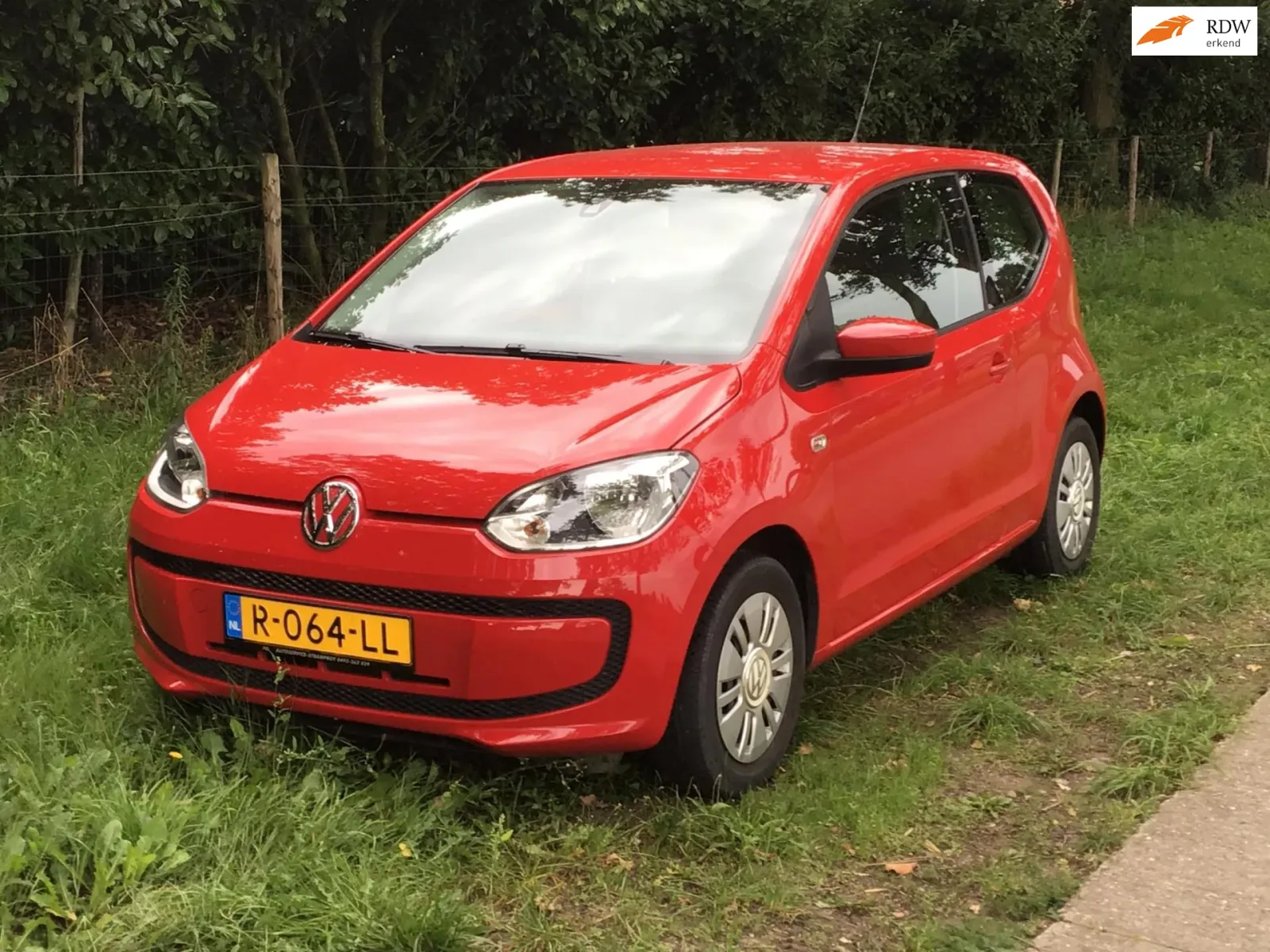 Volkswagen Up! (2012) — foto 1