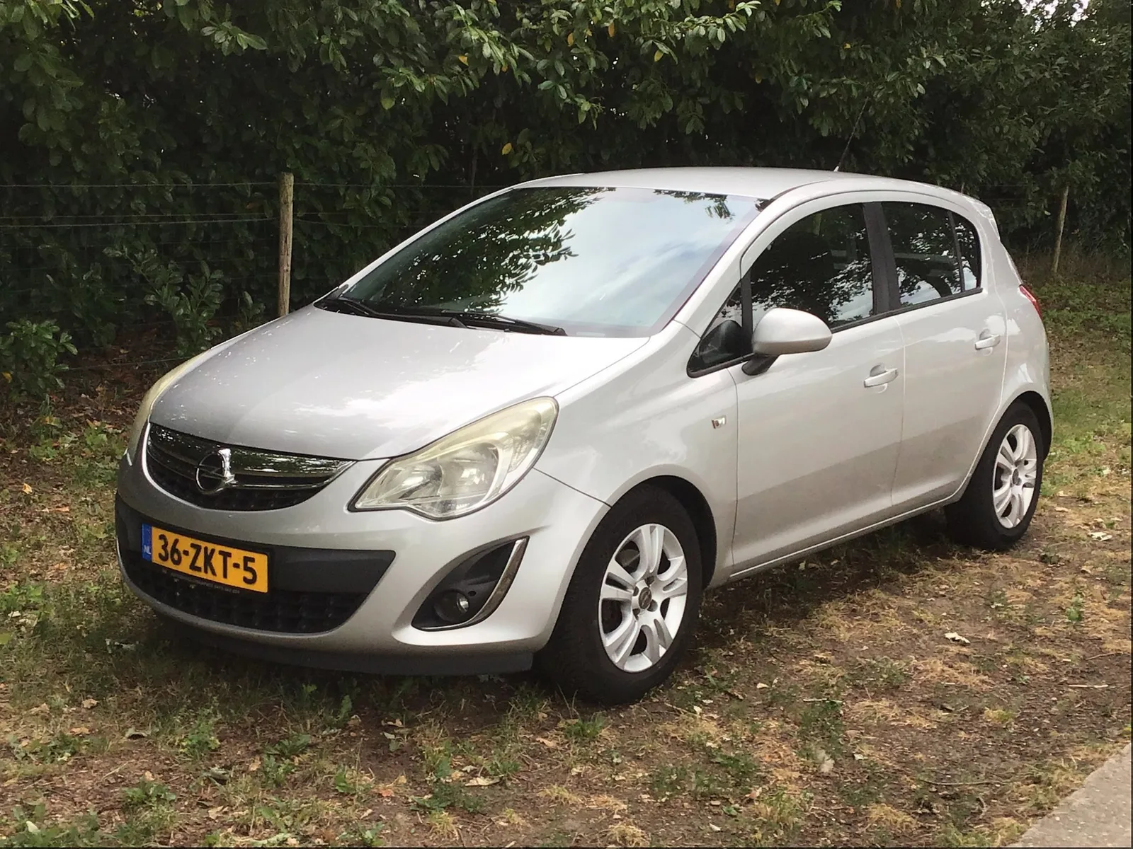 Opel Corsa (2011) — foto 1