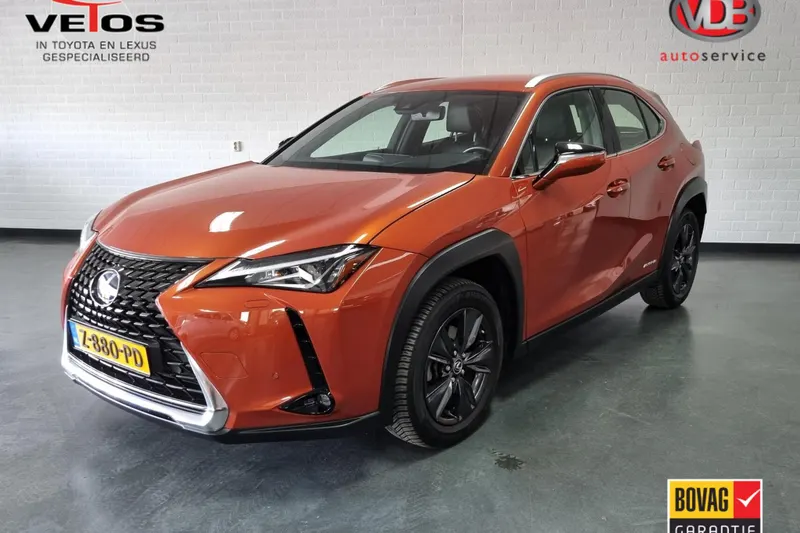 Lexus UX (2022)