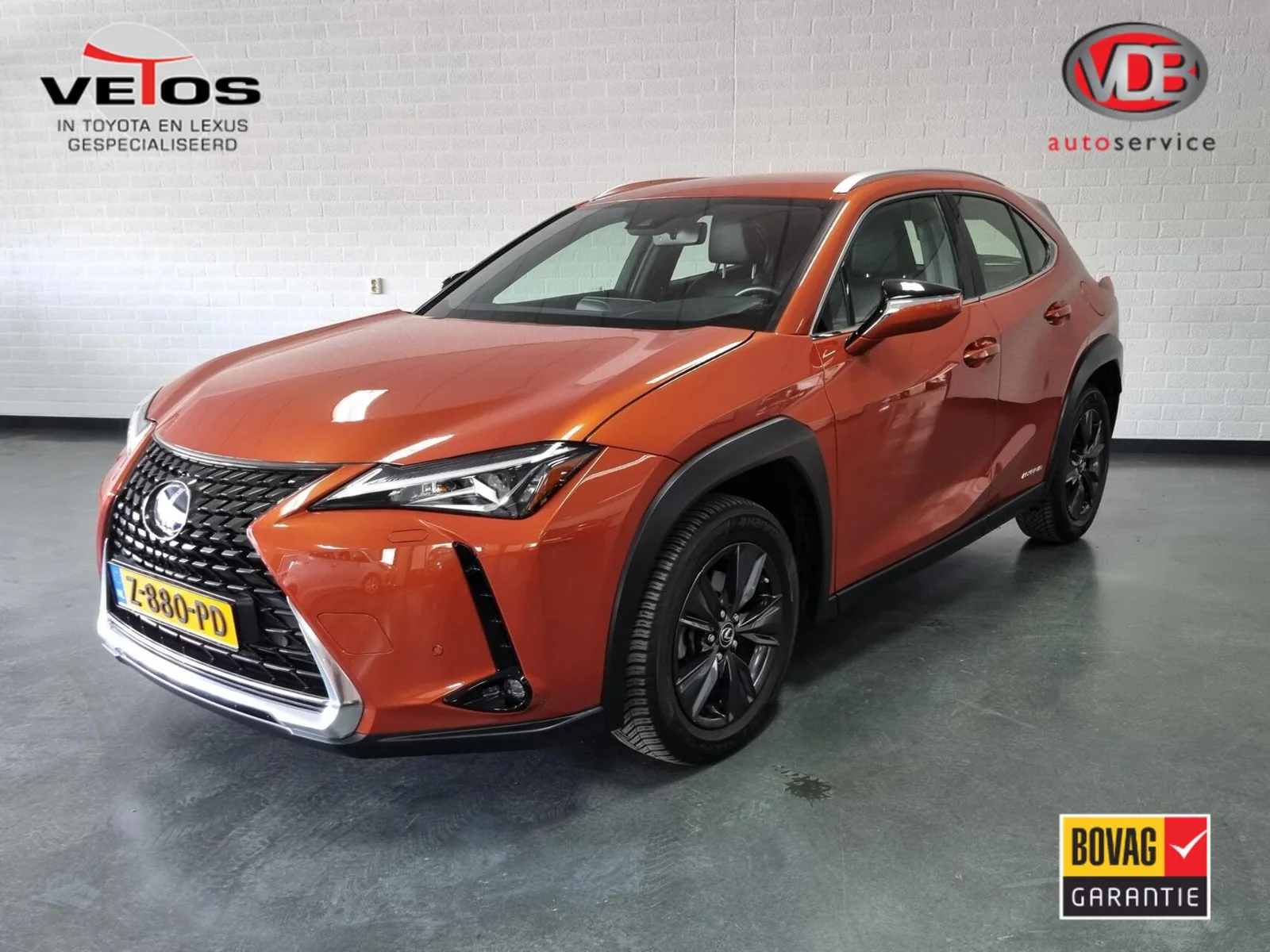 Lexus UX (2022) — foto 1