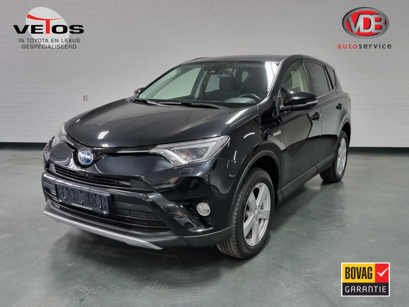 Toyota RAV4 (2017) — foto 1