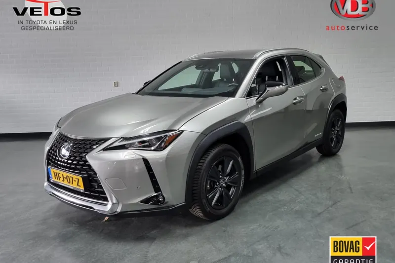 Lexus UX (2022)