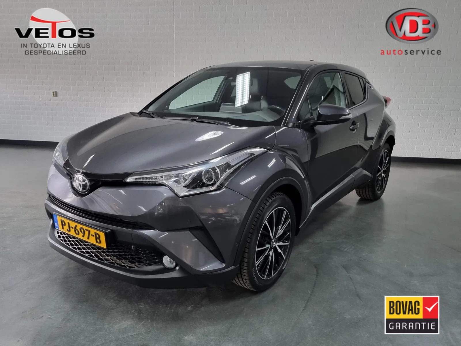Toyota C-HR (2017) — foto 1