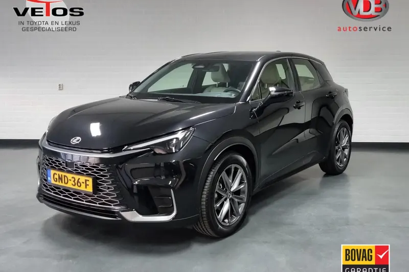 Lexus LBX (2024)