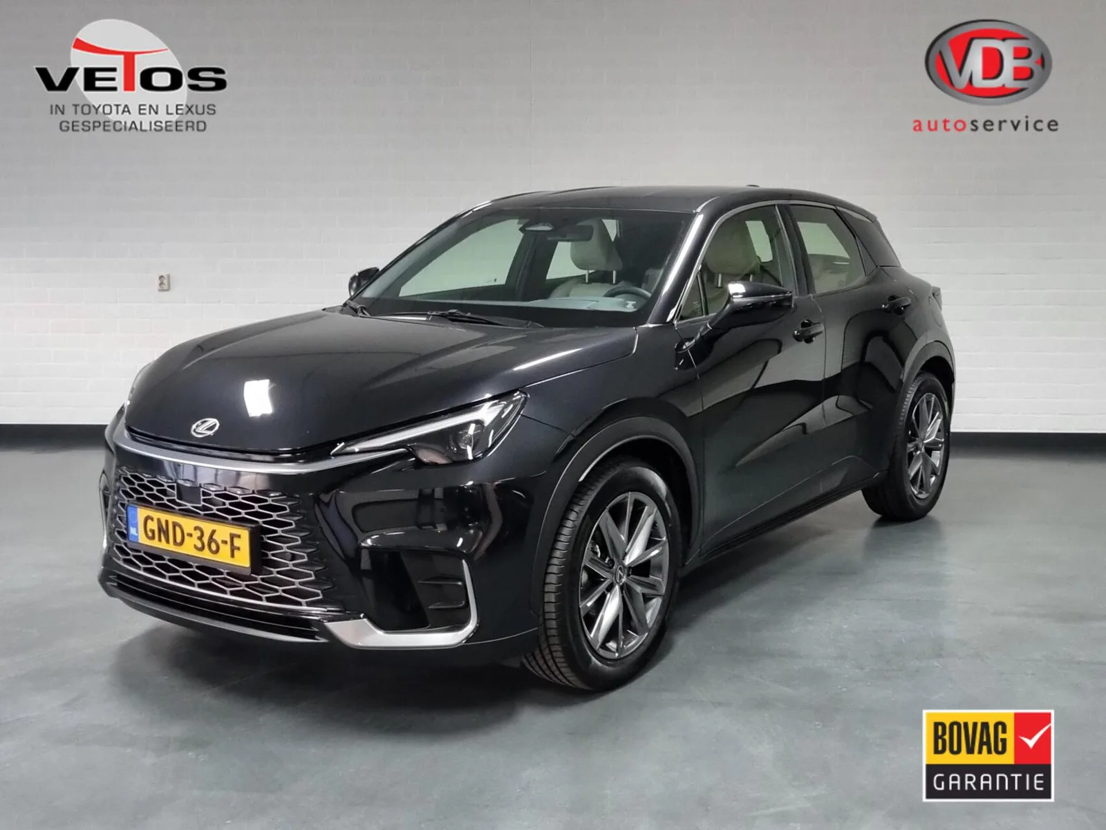 Lexus LBX (2024) — foto 1