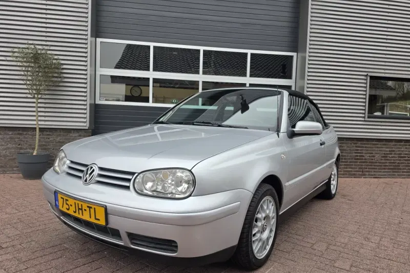 Volkswagen Golf (2002)