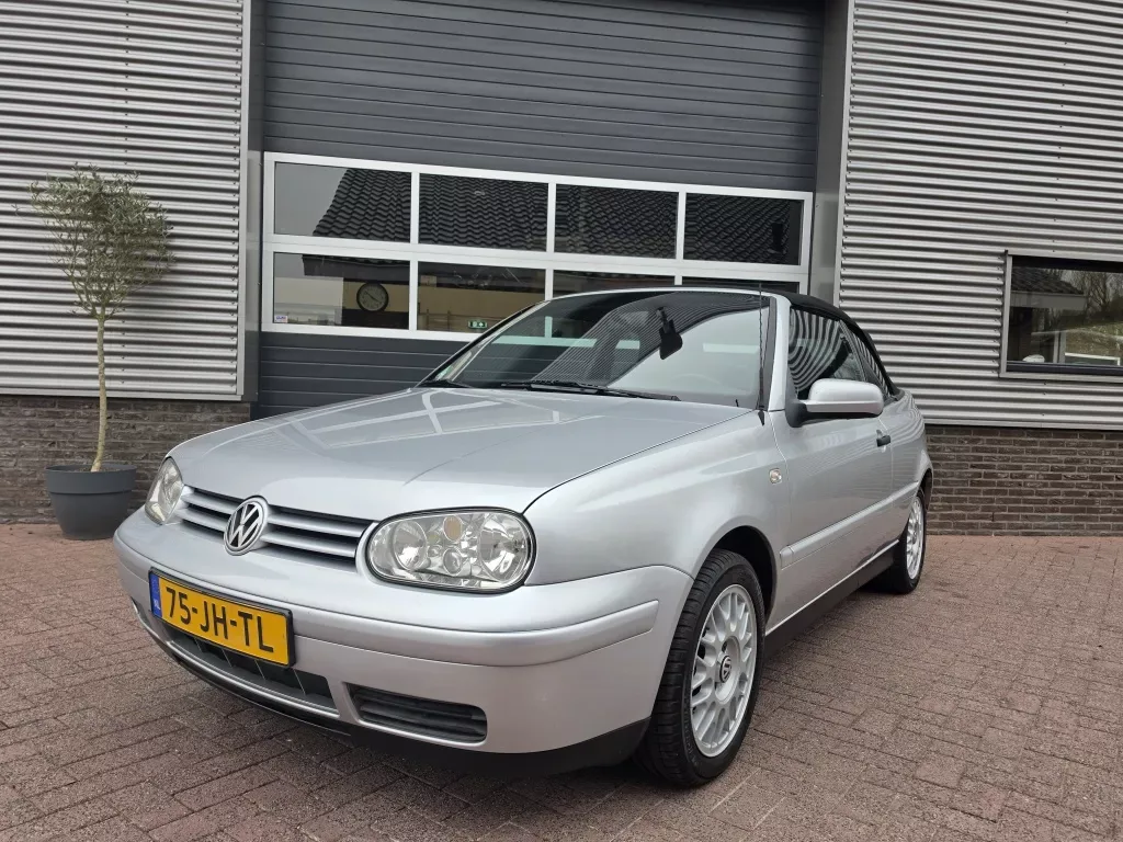 Volkswagen Golf (2002) — foto 1