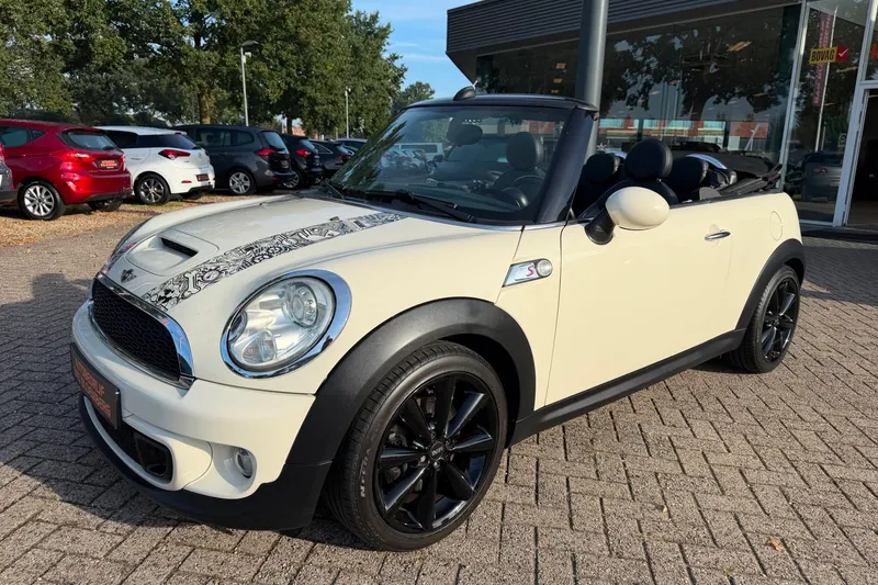 MINI Cabrio (2011)
