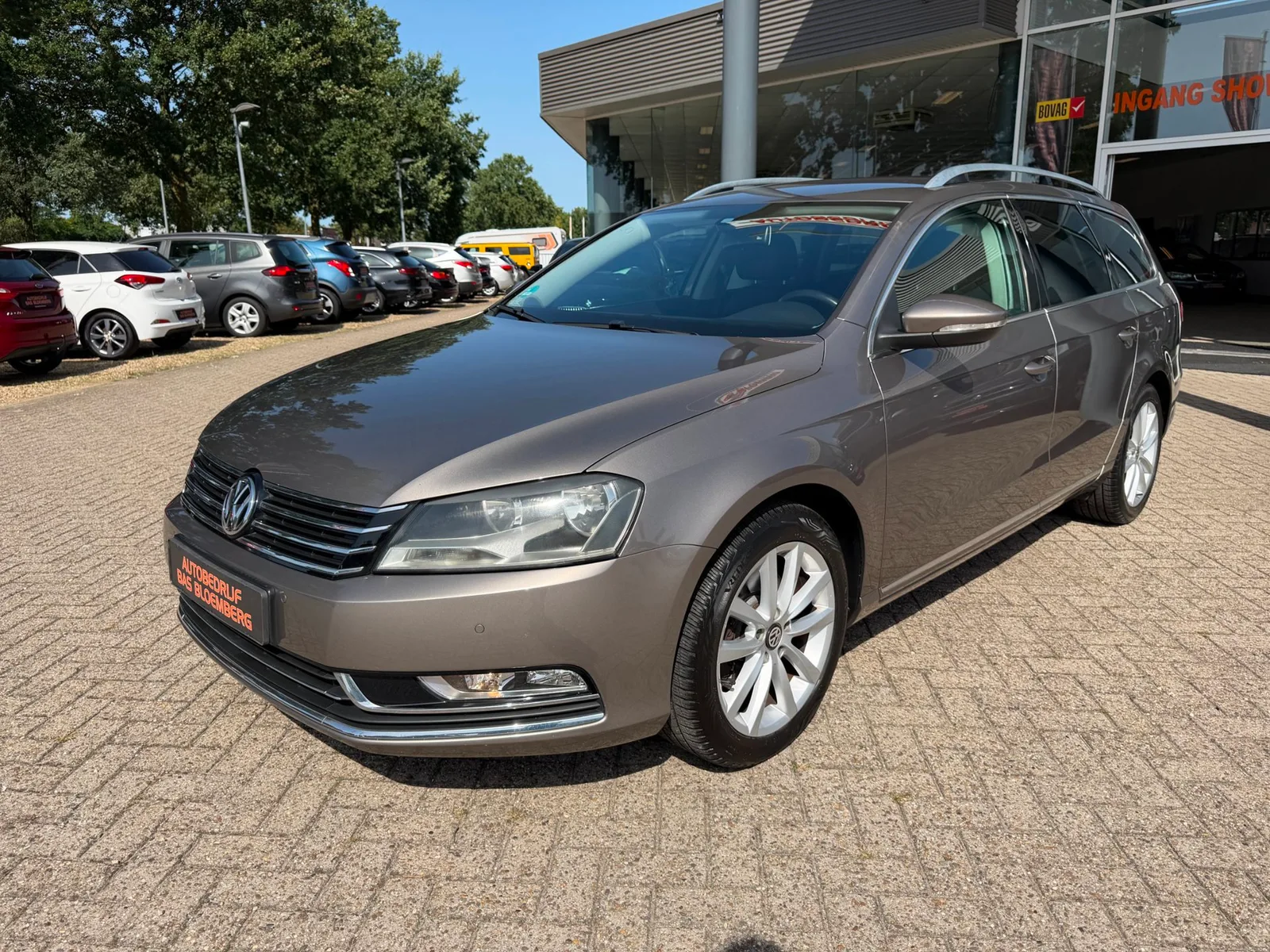Volkswagen Passat (2011) — foto 1