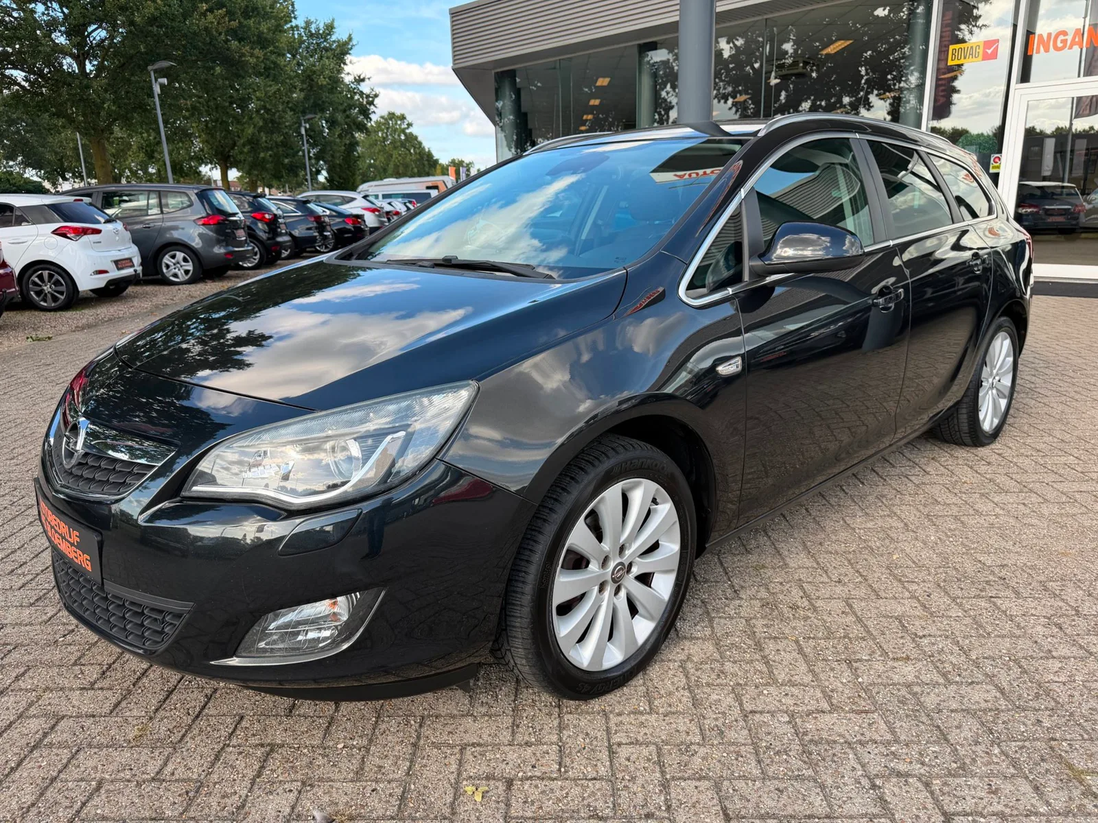 Opel Astra (2012) — foto 1
